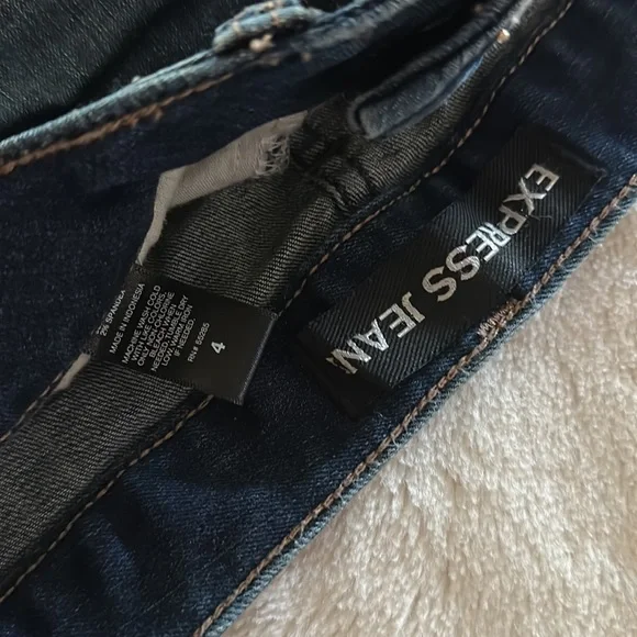 Express Jean shorts - Picture 3 of 3